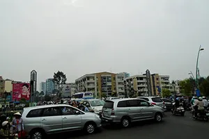 Người dân đổ xô xem cháy, giao thông ùn tắc trầm trọng