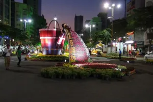 Ngắm đường hoa Hàm Nghi trước giờ khai mạc