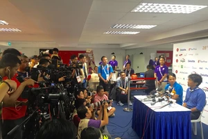 HLV Miura: 'Tôi hạnh phúc với chiến thắng, đừng khen Công Phượng'