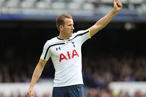 Van Persie ra đi, M.U chi 40 triệu mua Harry Kane