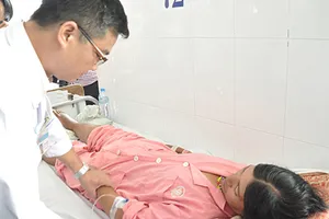 Một thai phụ bị rắn lục đuôi đỏ cắn
