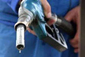 Giá xăng giảm 331 đồng/lít từ 13 giờ hôm nay