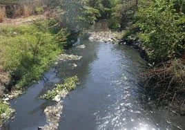 Hai học sinh chết đuối khi tắm kênh