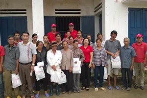 Trao 400 phần quà cho bà con vùng lũ Quảng Ninh