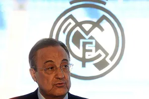 Chủ tịch Real Madrid chê M.U thiếu kinh nghiệm