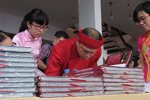 Ra mắt sách Đờn ca tài tử - Lời tự tình của dân tộc, quê hương