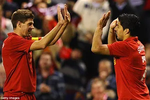 Real Madrid ‘xúi’ Steven Gerrard làm loạn ở Liverpool