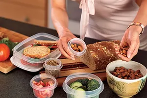 An toàn bữa ăn còn phải bàn cãi nhiều