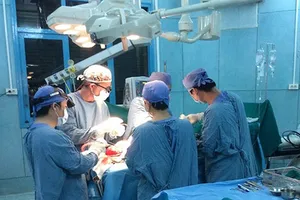 Cắt não chữa động kinh cho trẻ