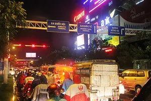 Kẹt xe kinh hoàng ở cửa ngõ sân bay Tân Sơn Nhất