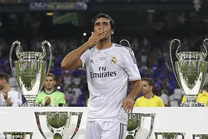 Tạm biệt ‘chúa nhẫn’ Raul Gonzalez