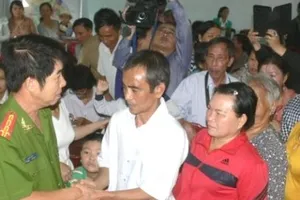 Clip đại diện TAND tỉnh Bình Thuận xin lỗi ông Huỳnh Văn Nén