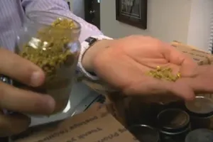 Tạm giữ 2 người Trung Quốc lừa bán 58 kg vàng giả