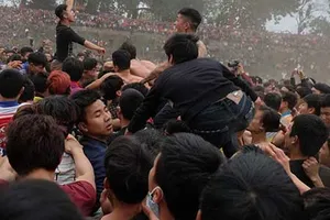 Tranh ấn, cướp phết: Khủng hoảng niềm tin hay trục trặc xã hội?