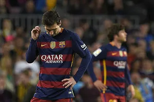 Barcelona 1-2 Valencia: Khủng hoảng thật rồi!