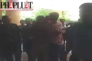 Video độc quyền: Phút gặp lại người thân của phi công Nguyễn Hữu Cường