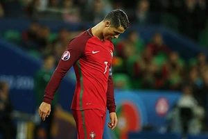Video Bồ Đào Nha 1-1 Iceland: Thất vọng Ronaldo!
