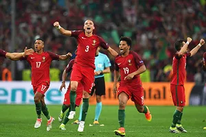Poland 1-1 Portugal (AET, 3-5, Penalty): 'Đại bàng' gãy cánh!