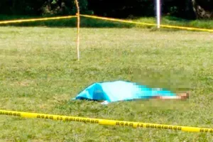 Cầu thủ dùng đầu húc chết trọng tài vì bị phạt thẻ đỏ