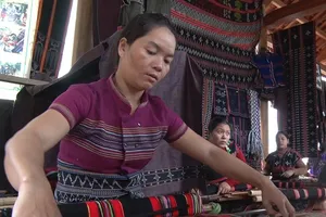 Dệt Zèng trở thành di sản văn hóa phi vật thể quốc gia