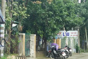 Ngã đèn cầy, bé 2 tháng tuổi tử vong