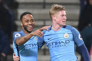 Thêm một “đại gia buông súng” đầu hàng Chelsea