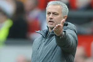 ‘Cầu thủ MU đi từ giường ngủ đến toilet cũng gãy chân'