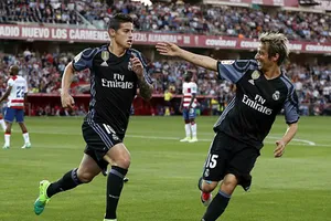 ‘Hãy đến MU và trở thành số 10 mới của chúng tôi’