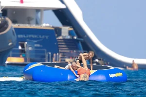 Ibrahimovic đã làm gì trước tin đồn ở lại MU?