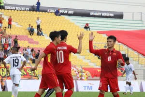 U22 Việt Nam 4-0 U22 Đông Timor: Show diễn của Văn Hậu