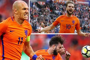 Hà Lan thắp sáng hy vọng, Pháp mất điểm sốc