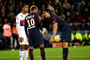 Neymar lên tiếng xin lỗi sau sự cố với Cavani