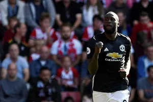 Lukaku lập kỷ lục khó tin, vẫn bị fan MU xúc phạm