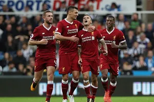 Coutinho lập siêu phẩm, Liverpool vẫn không thắng