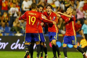 Ý dâng vé World Cup 2018 cho Tây Ban Nha