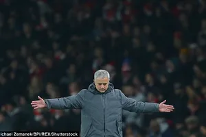 Cám ơn Mourinho và MU đã giải cứu Premier League