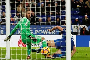 Thua bàn phút 90+4, MU dâng ngôi vương cho Man City