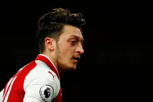 Ozil chỉ là 'chân chuyền' số 3 châu Âu: Bất ngờ số 1!