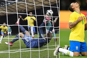 Sao Man City giúp Brazil quên đi nỗi đau thua Đức 1-7