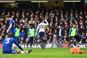 Chelsea lần đầu thua Tottenham sau 28 năm, mất luôn C1