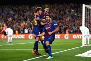 Ronaldo gọi, Messi trả lời, Barcelona, Real rượt đuổi tỉ số