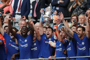 Chelsea vô địch FA Cup, Man. United trắng tay