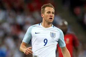 Tuyển Anh trên đôi chân Harry Kane