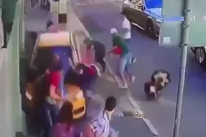 Clip kinh hoàng tài xế lao xe vào đám đông:Khủng bố World Cup?