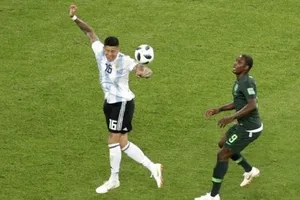 Nigeria thua Argentina vì trọng tài 'cướp' trắng quả phạt đền?