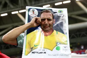 Fan Argentina hò hét tưng bừng mừng Brazil chia tay World Cup