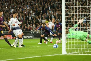 Messi 'kết liễu' Tottenham, Dortmund, Atletico cùng thắng