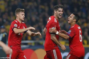 Bayern Munich, Man City cùng thắng dễ trên đất khách