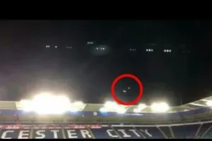 Video: Khoảnh khắc chiếc trực thăng của tỉ phú Vichai rơi