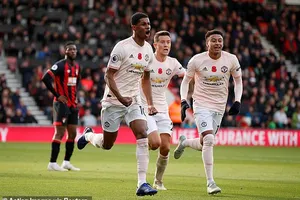 MU - Bournemouth (2-1): Hiệp 1 bỏ đi, hiệp 2... suýt bỏ phí